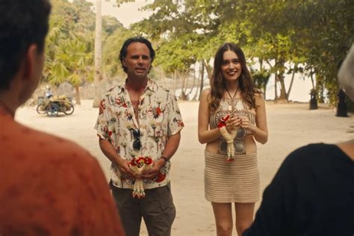 Aubrey Plaza's Pregnancy In "The White Lotus"
