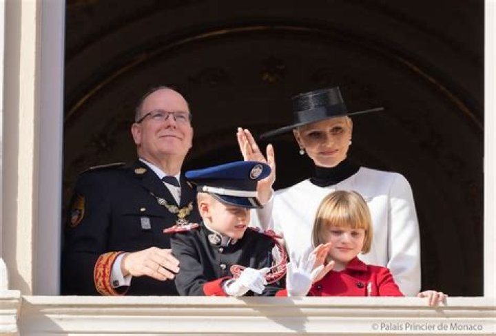 Commander Honourable Frederick Lascelles, Frederica Lascelles, And Their Children