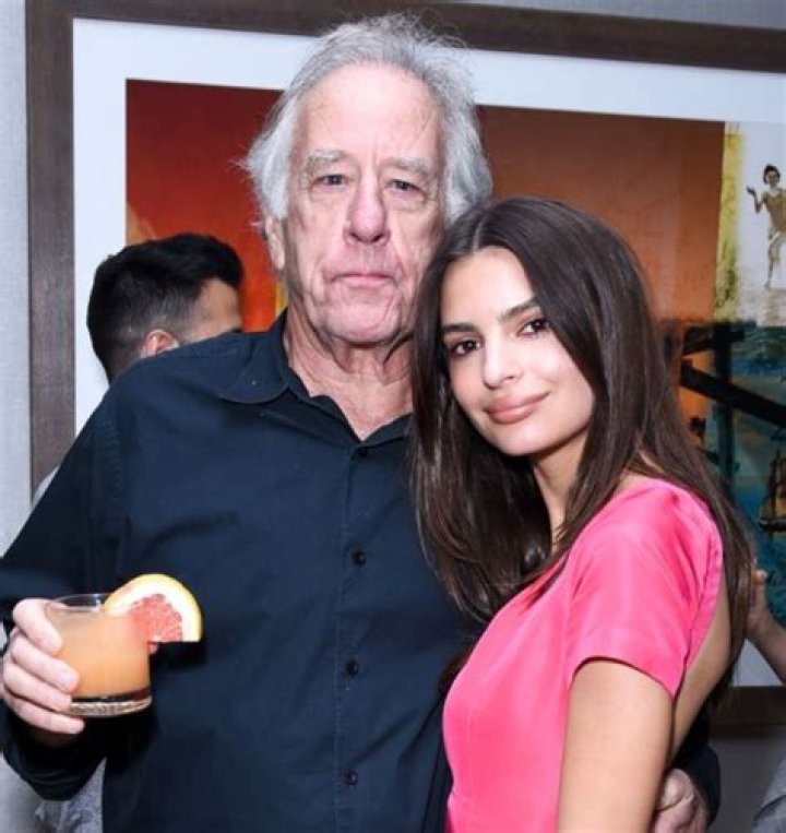 Emily Ratajkowski bio, net worth, parents, children, husband