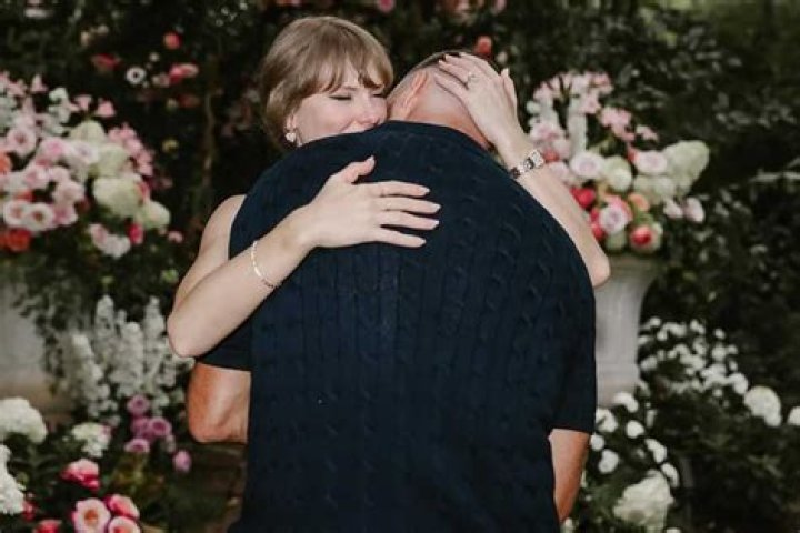 Is Travis Kelce Parents Still Married